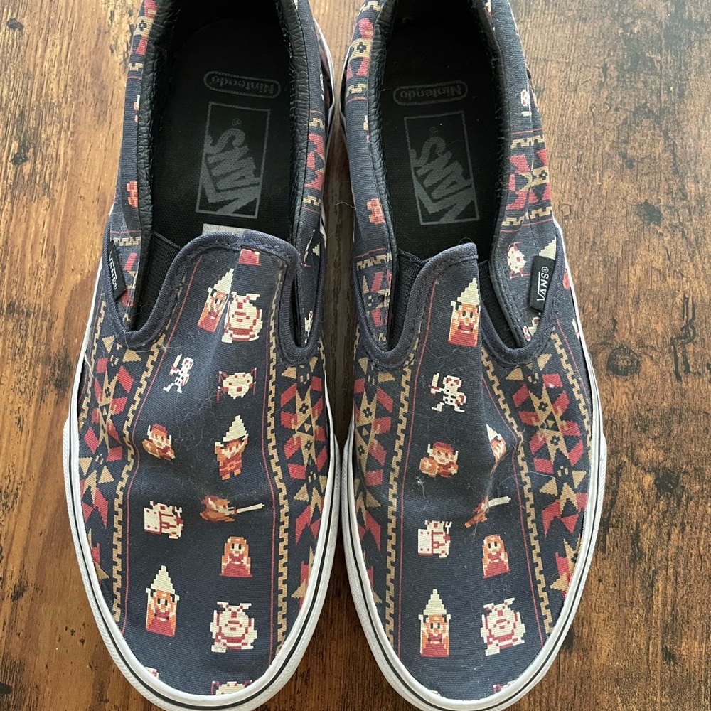 Vans slip on Legend of Zelda W10/M8.5